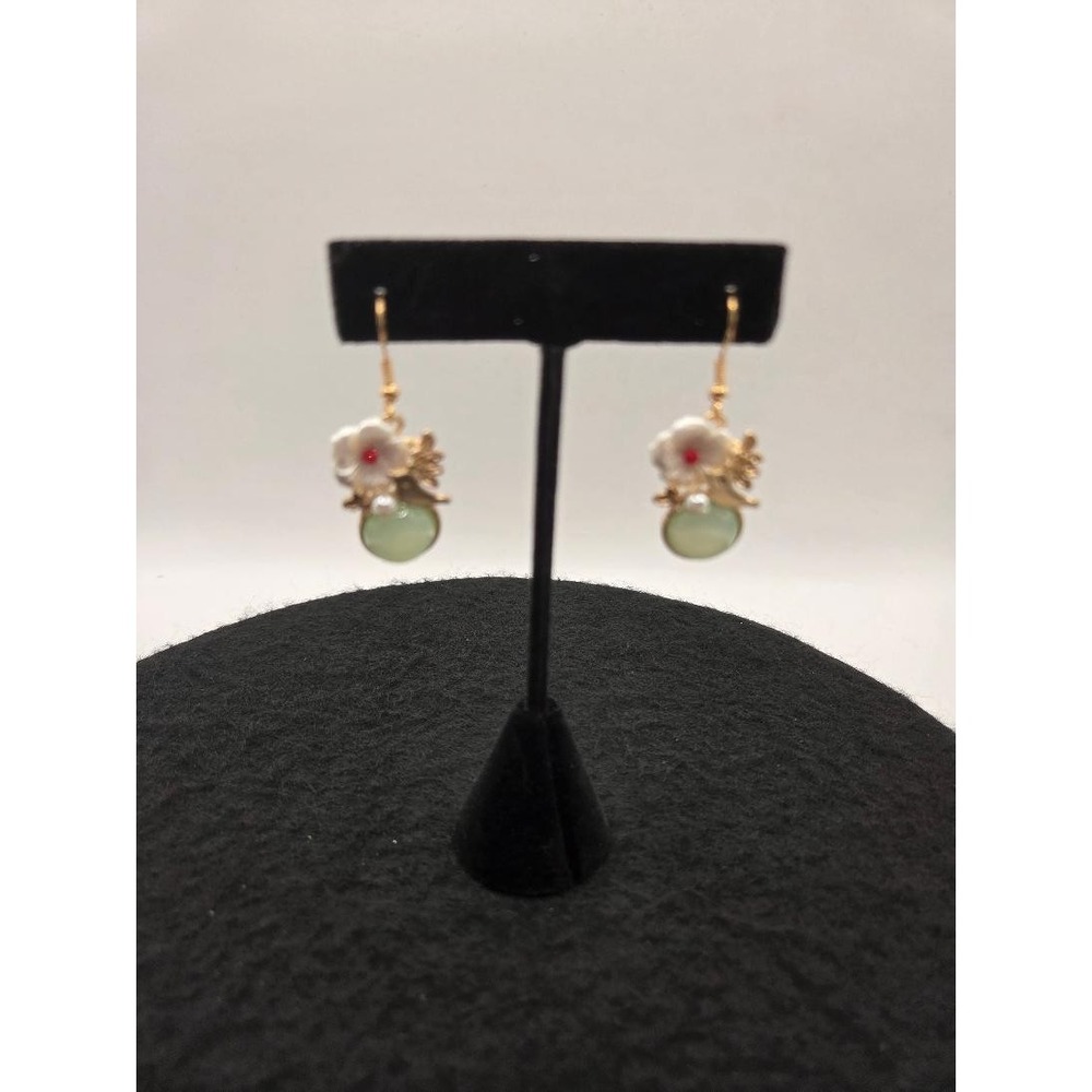 Vintage Gold Tone Floral Drop Earrings Green Stone Dangle Pierced
